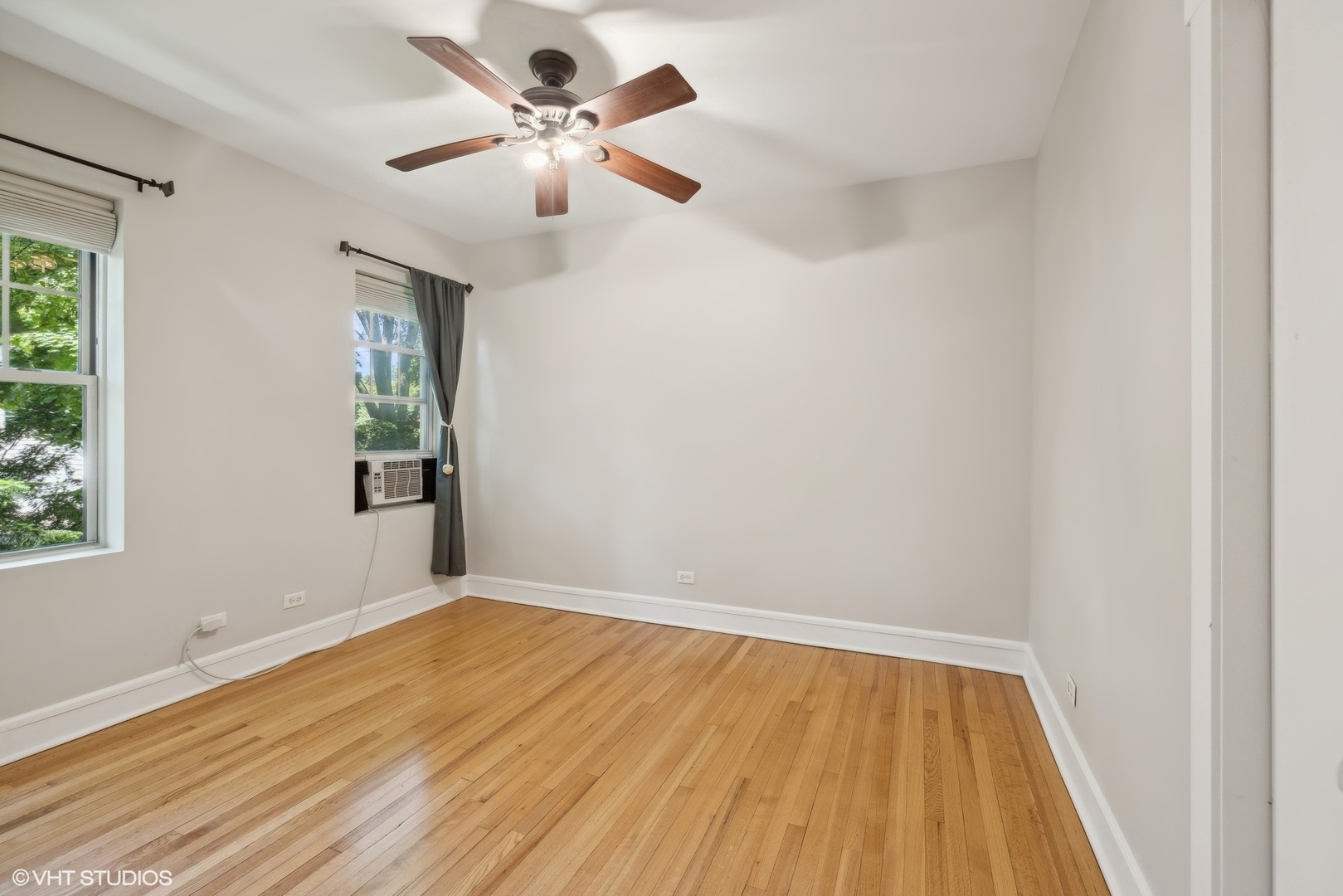 70 Pine Avenue, Unit 1A Riverside, IL 60546 - Photo 10 of 22