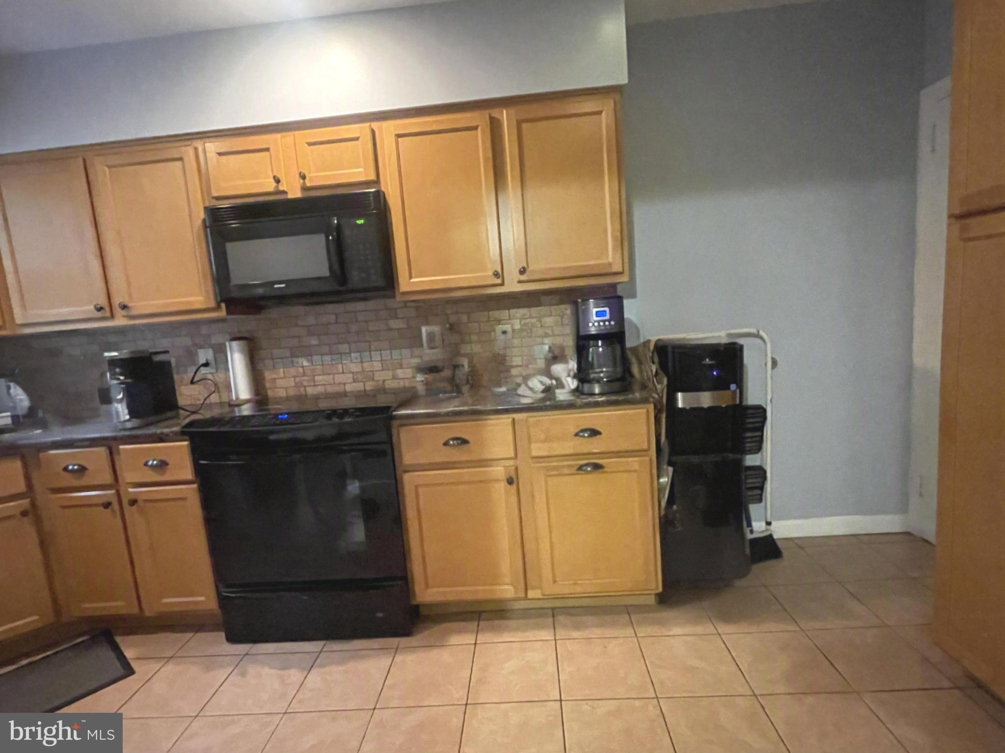 812 Fairfax Road Drexel Hill, PA 19026 - Photo 4 of 17