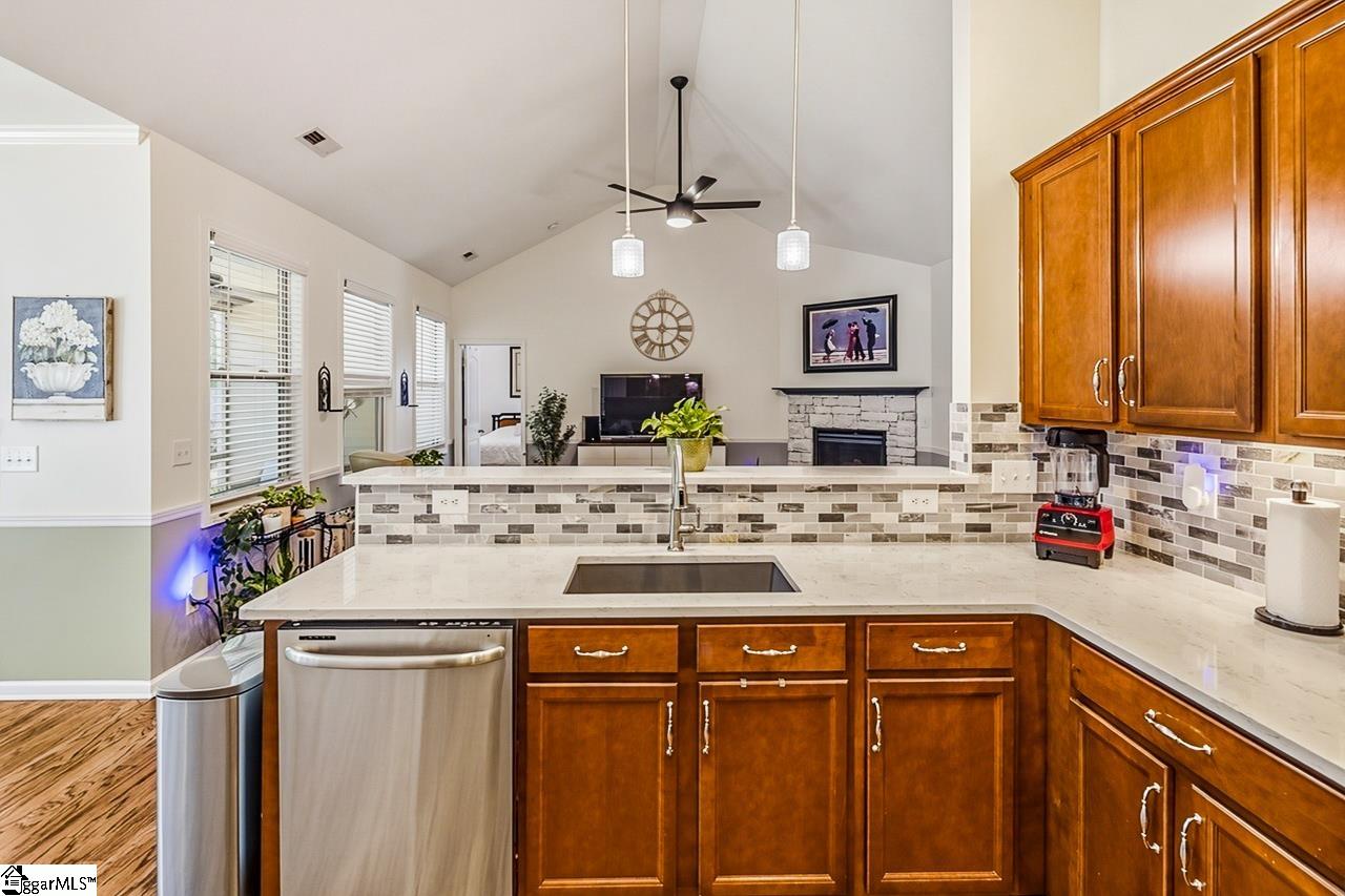 103 Shefleys Road Simpsonville, SC 29680 - Photo 14 of 38