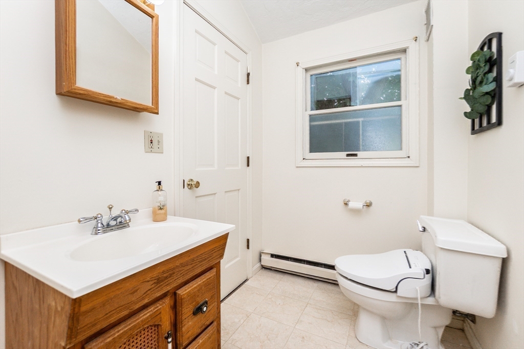 6 Avon Court, Unit 2 Wakefield, MA 01880 - Photo 21 of 35