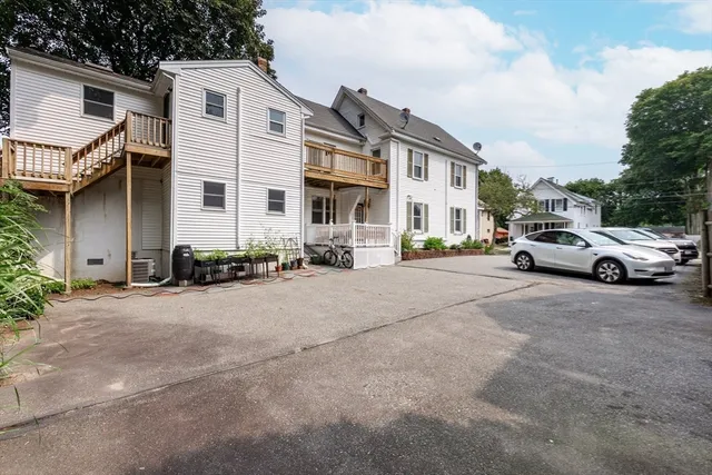 $629,900 | 6 Avon Court, Unit 2, Wakefield, MA 01880