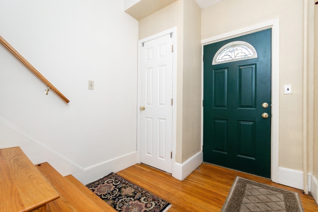 6 Avon Court, Unit 2 Wakefield, MA 01880 - Photo 9 of 35