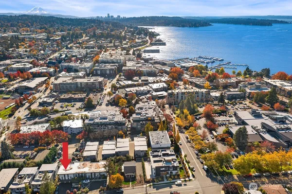 $3,200 | 223 5th Avenue, Unit 1, Kirkland, WA 98033