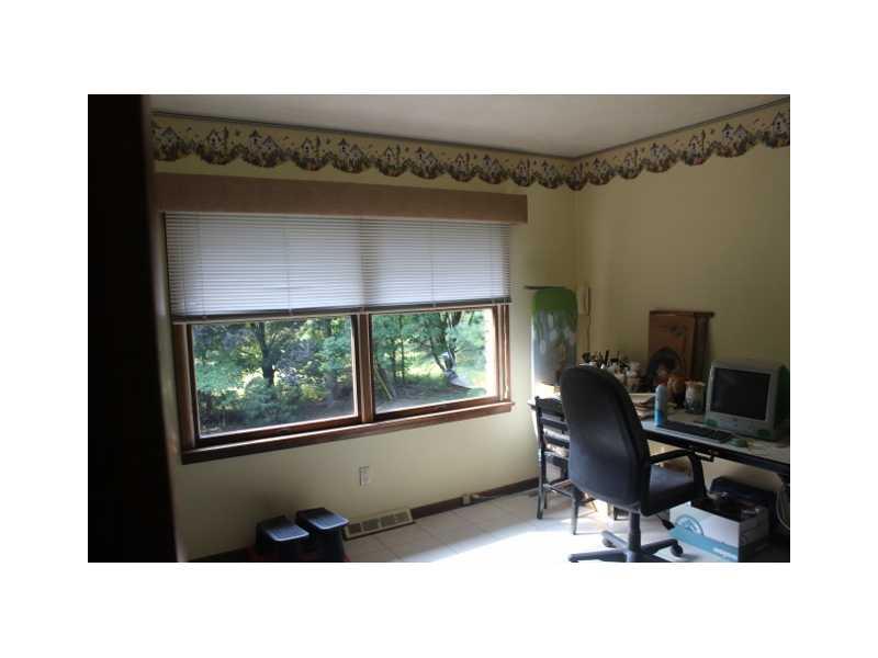 320 Country View Drive Irwin, PA 15642 - Photo 13 of 15 Computer Room.