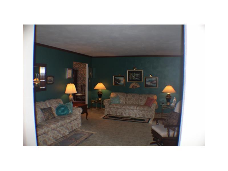 320 Country View Drive Irwin, PA 15642 - Photo 14 of 15 Living Room.