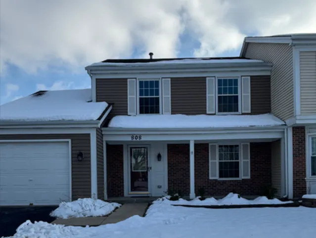 $324,900 | 808 Trinity Court, Carol Stream, IL 60188