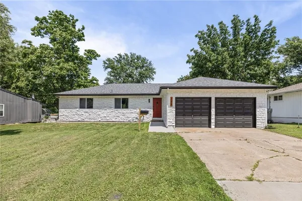 $380,000 | 724 South Hamilton Street, Olathe, KS 66061