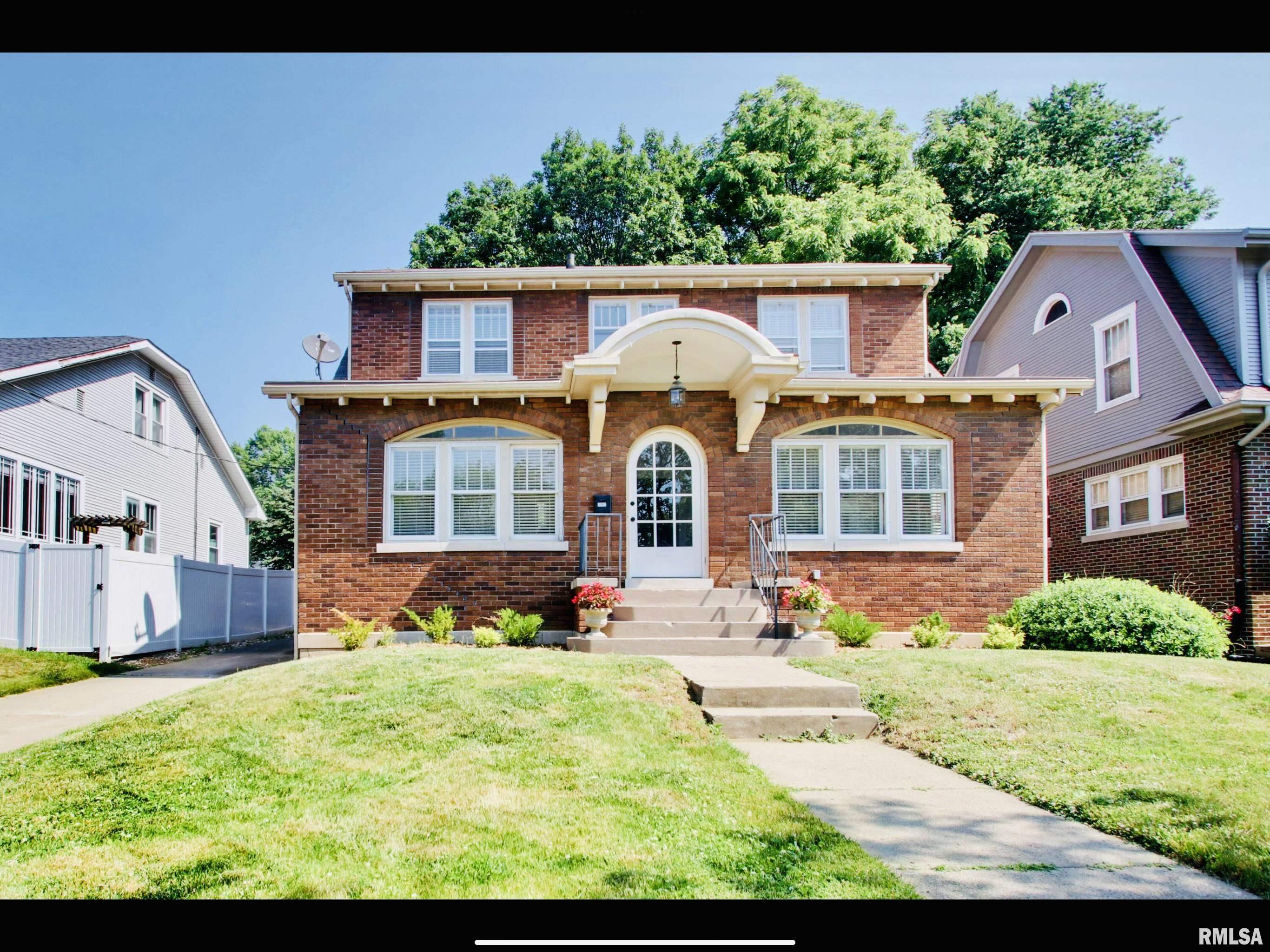 2207 Spring Street Quincy, IL 62301 - Photo 1 of 18