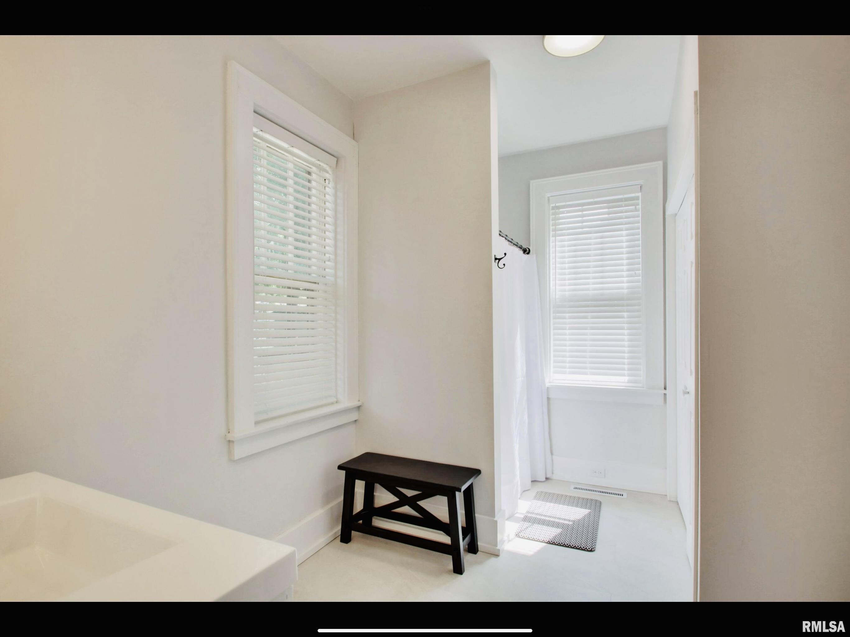 2207 Spring Street Quincy, IL 62301 - Photo 11 of 18