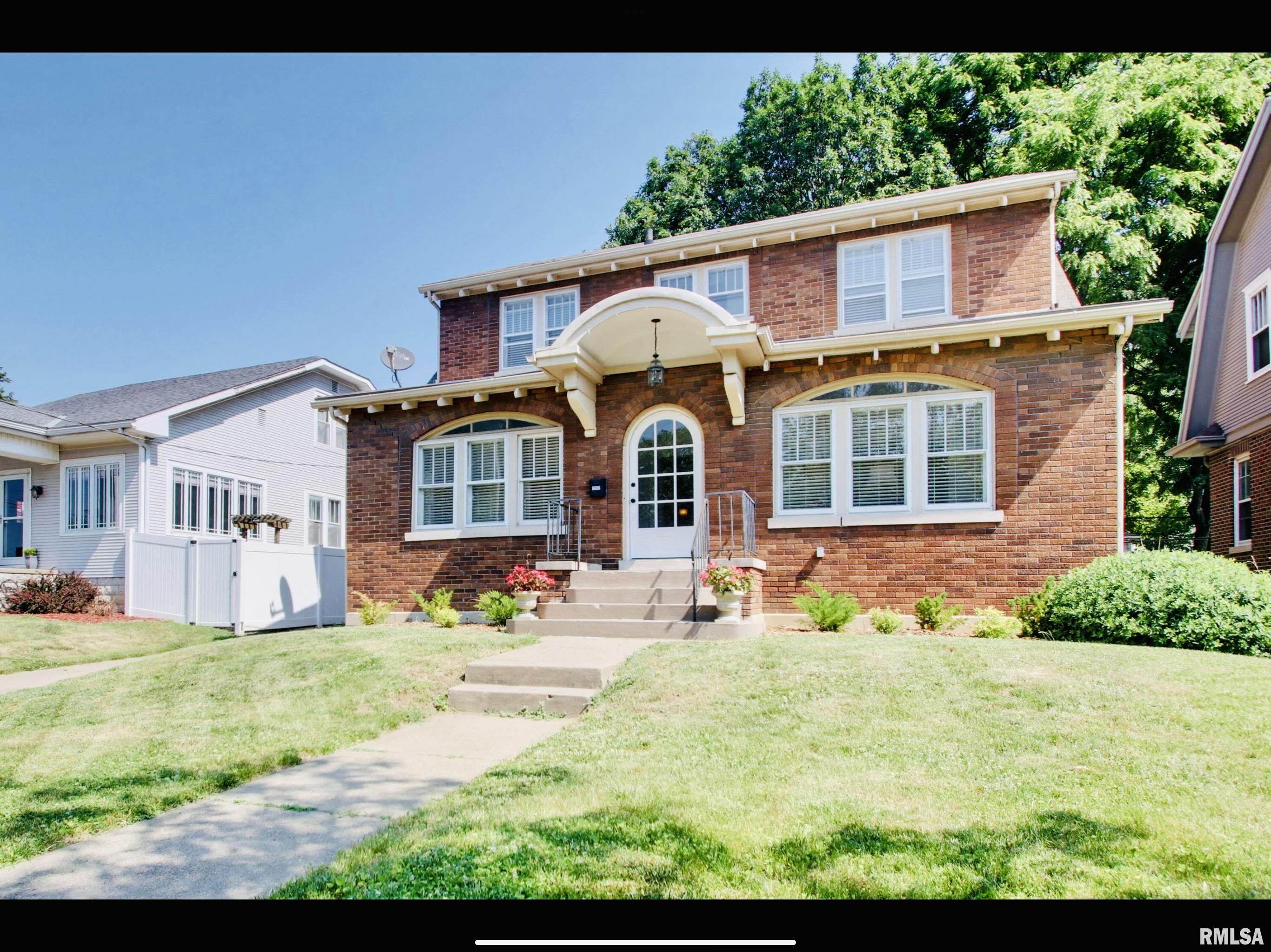 2207 Spring Street Quincy, IL 62301 - Photo 2 of 18