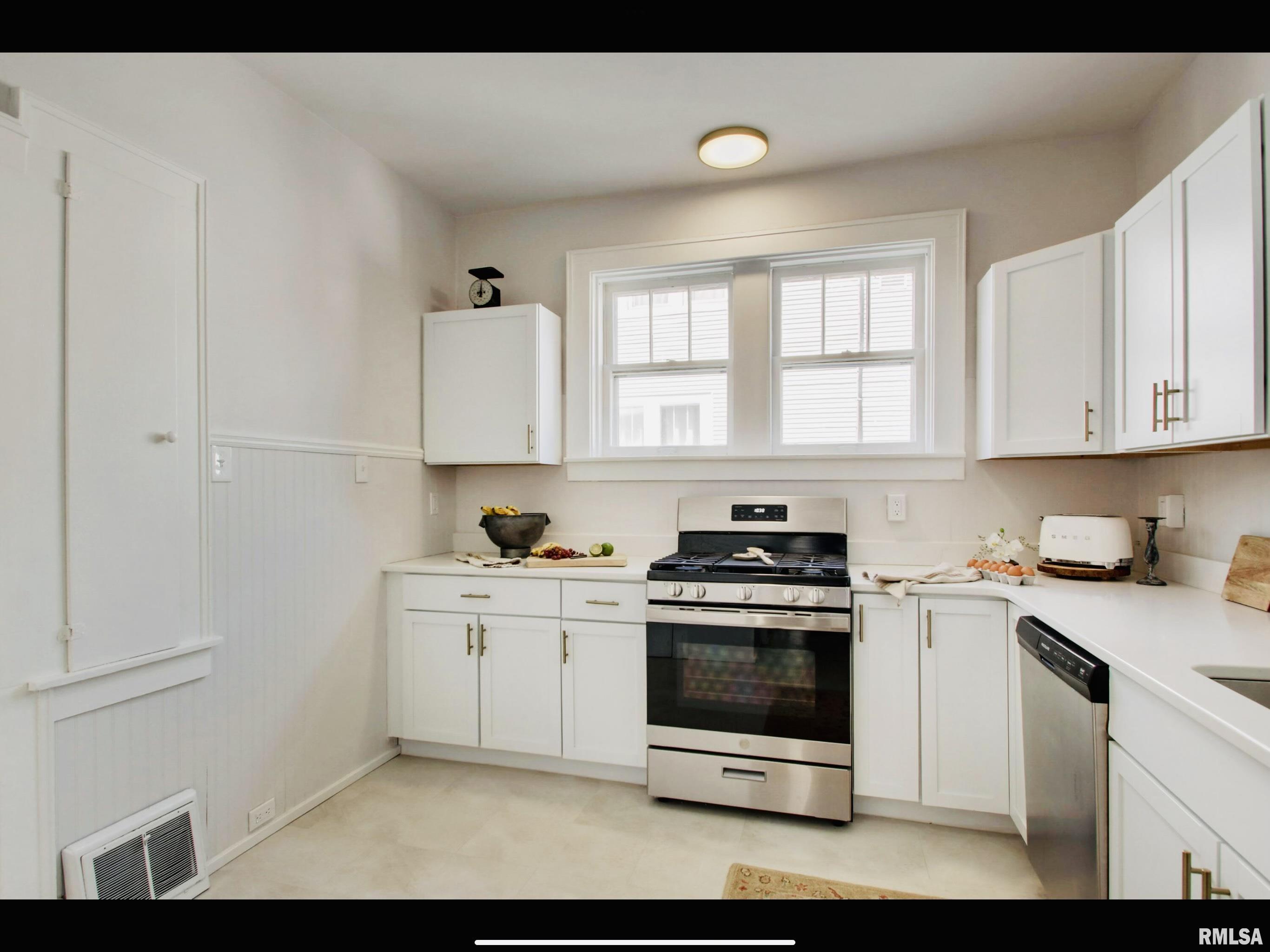 2207 Spring Street Quincy, IL 62301 - Photo 10 of 18