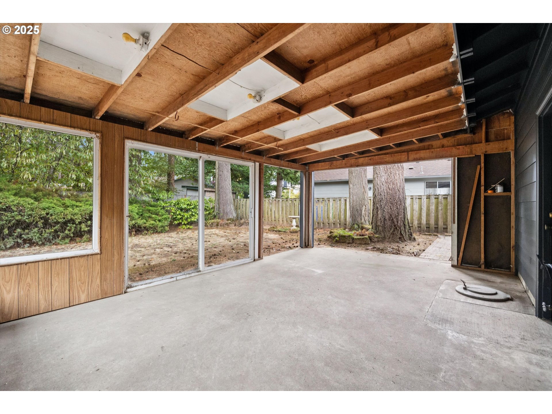 121 Southeast 166th Avenue Portland, OR 97233 - Photo 24 of 27 a very nice looking room with a large window