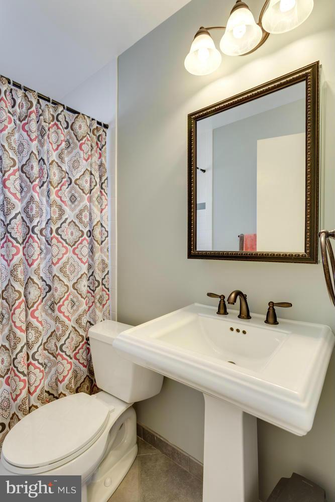 5322 Moultrie Road Springfield, VA 22151 - Photo 20 of 30 Bath