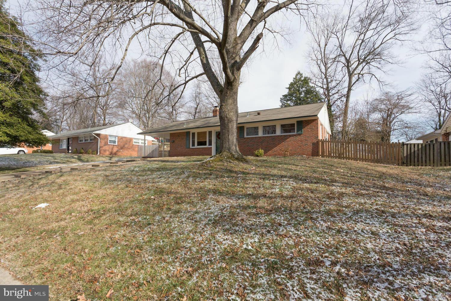 5322 Moultrie Road Springfield, VA 22151 - Photo 26 of 30 Exterior (Front)
