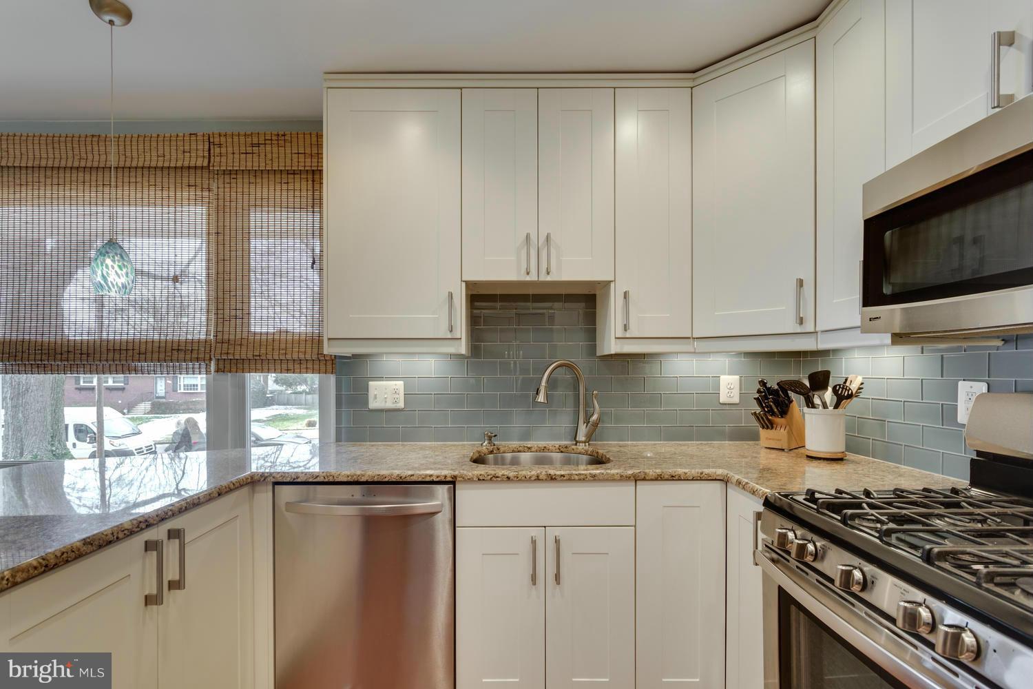 5322 Moultrie Road Springfield, VA 22151 - Photo 7 of 30 Kitchen