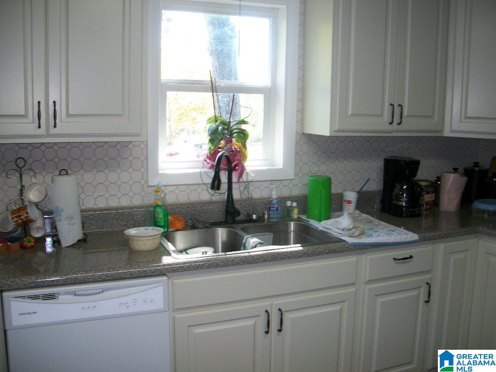 205 Gessler Drive Ohatchee, AL 36271 - Photo 2 of 50