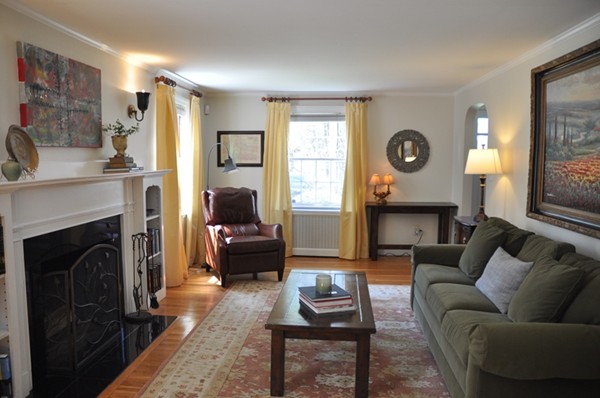 47 Martin Road Wellesley, MA 02481 - Photo 4 of 28 Gallery Image 4
