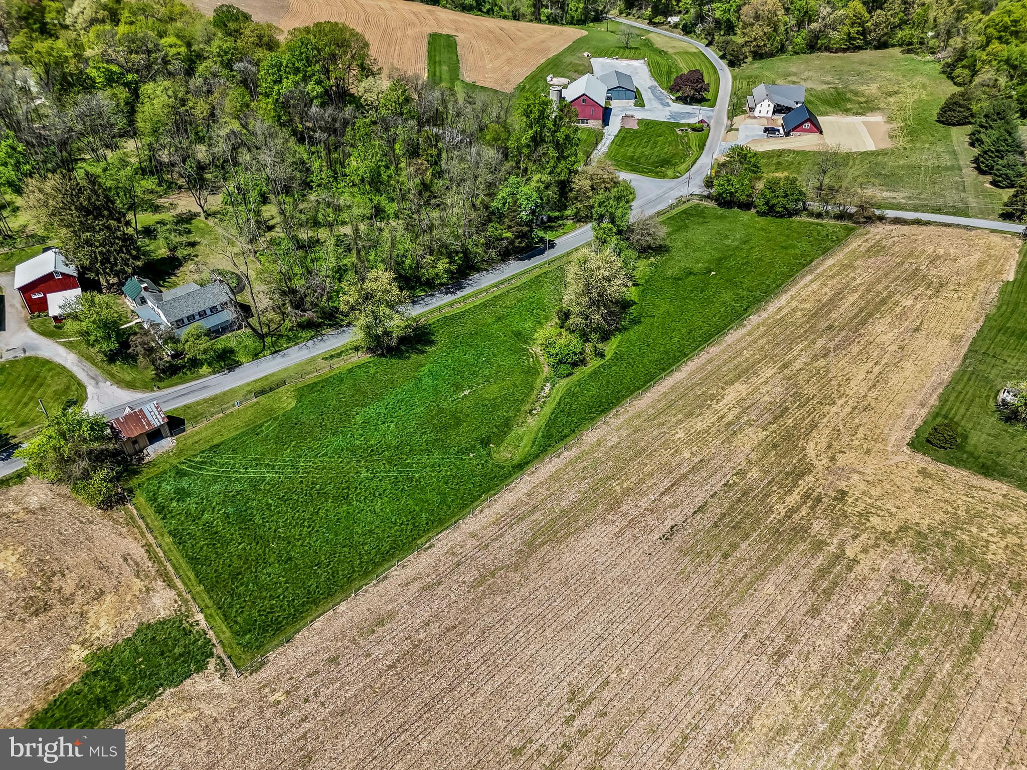 a view of house with garden