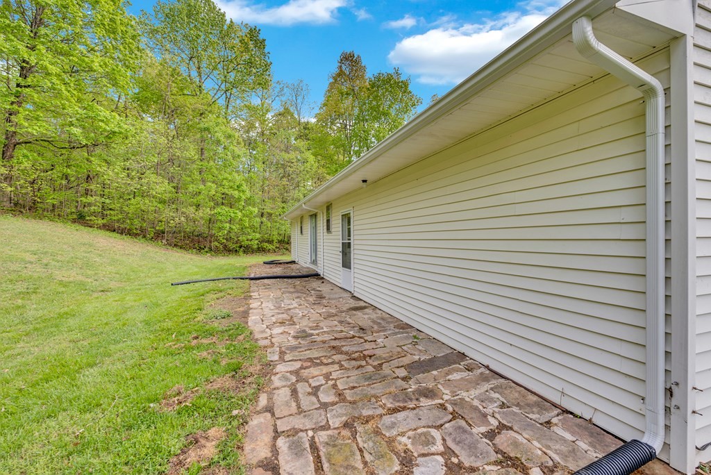 8150 Round Cove Road Sparta, TN 38583 - Photo 32 of 45 Gallery Image 32
