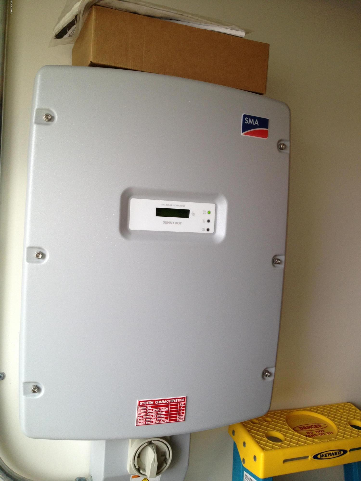 1013 East Pedro Road Phoenix, AZ 85042 - Photo 23 of 30 Solar Panel Box