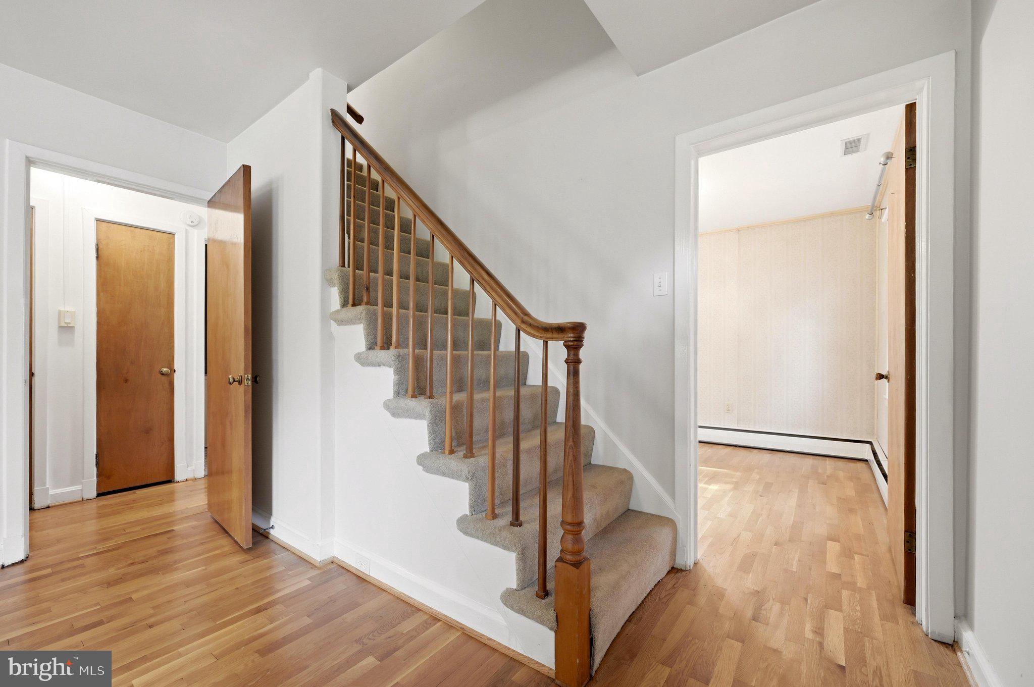 17751 Harmony Church Road Hamilton, VA 20158 - Photo 24 of 66 Stairs