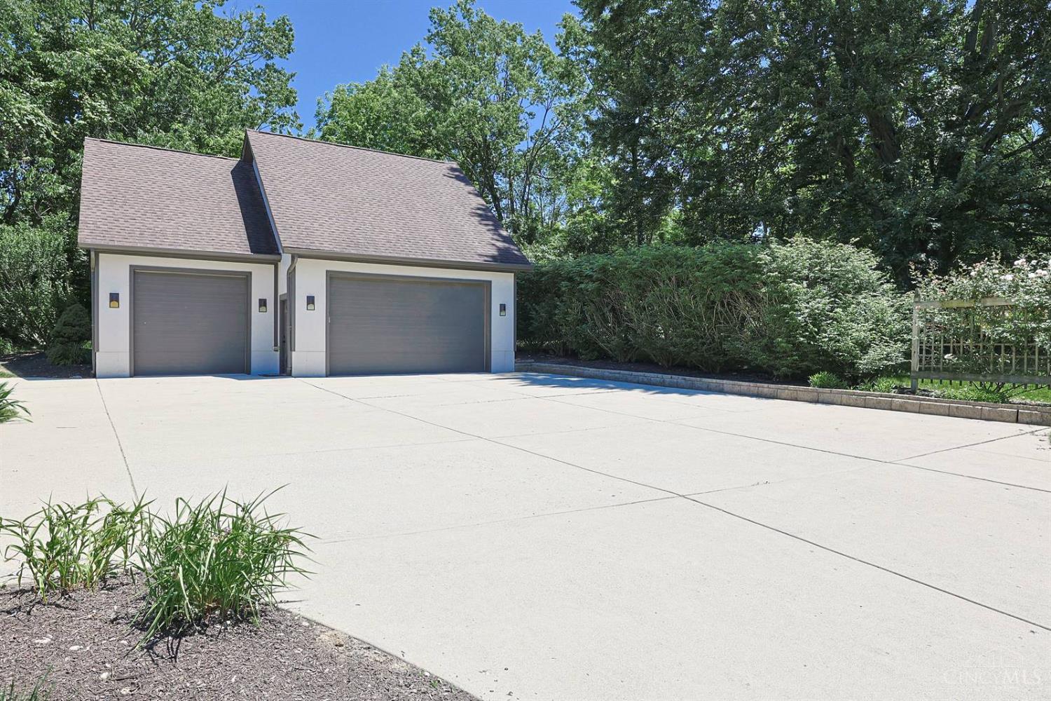 2928 Struble Road Cincinnati, OH 45251 - Photo 6 of 68