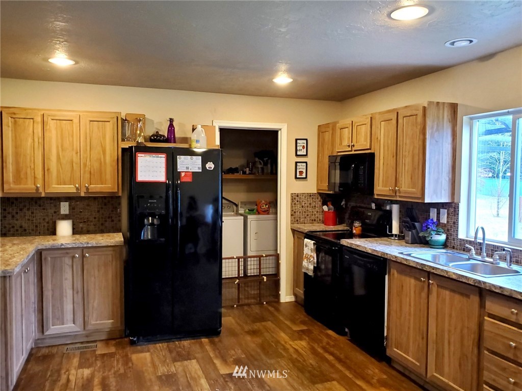 8230 James Road Southwest Rochester, WA 98579 - Photo 5 of 33