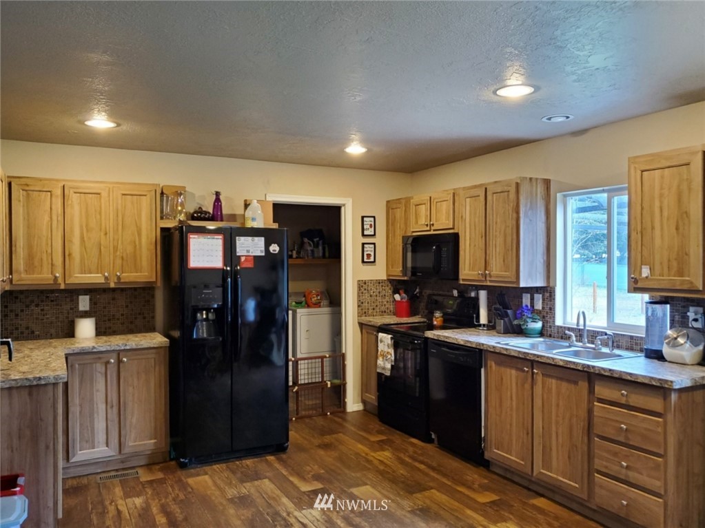 8230 James Road Southwest Rochester, WA 98579 - Photo 7 of 33