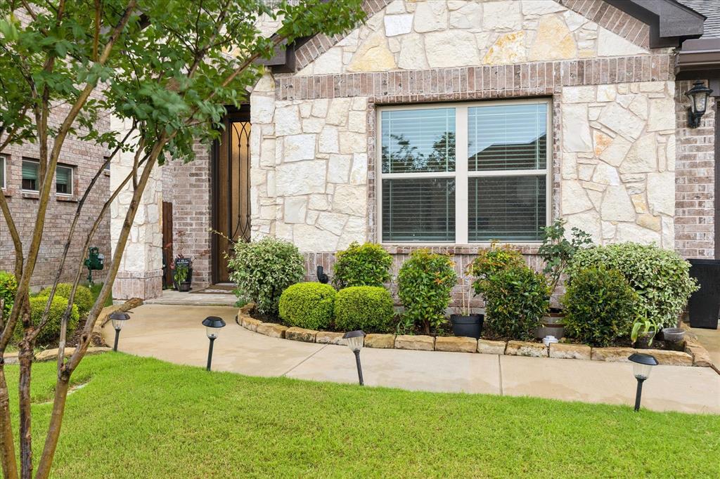 4425 Ridgehurst Lane Crowley, TX 76036 - Photo 3 of 25