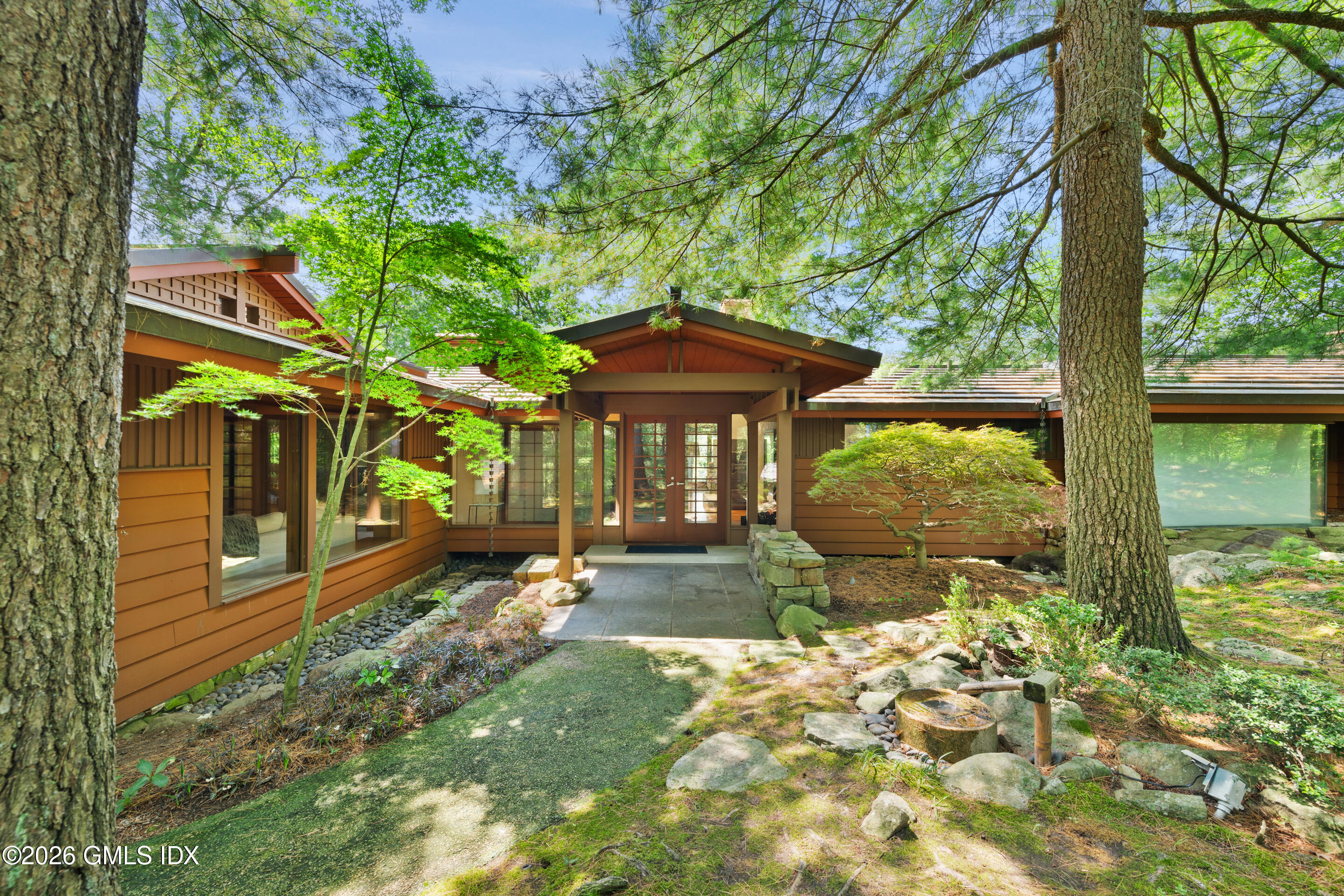 326-338 Stanwich Road Greenwich, CT 06830 - Photo 27 of 39 12 Selection 328 Front 2