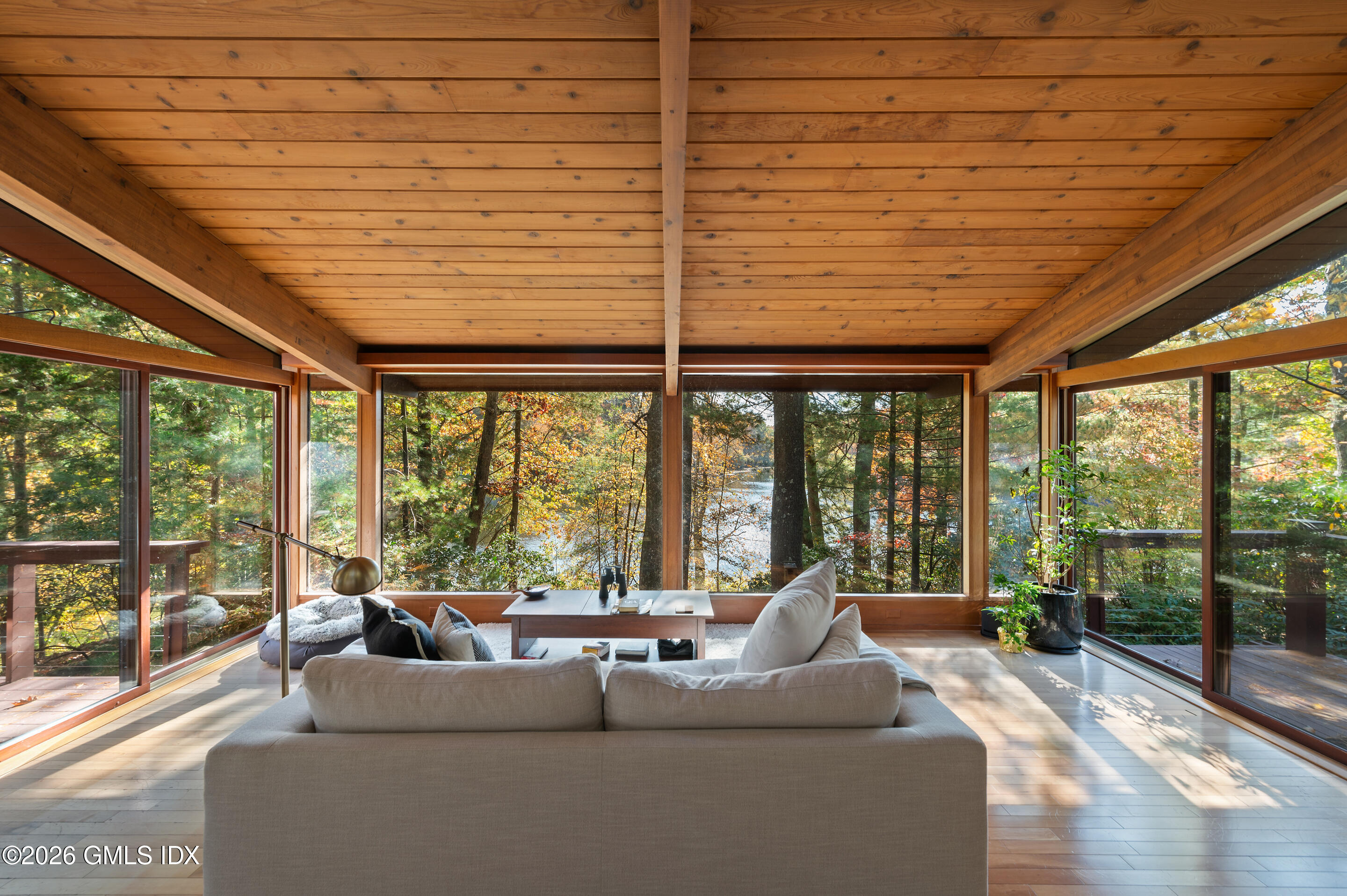 326-338 Stanwich Road Greenwich, CT 06830 - Photo 29 of 39 14 Selection 328 Living Room