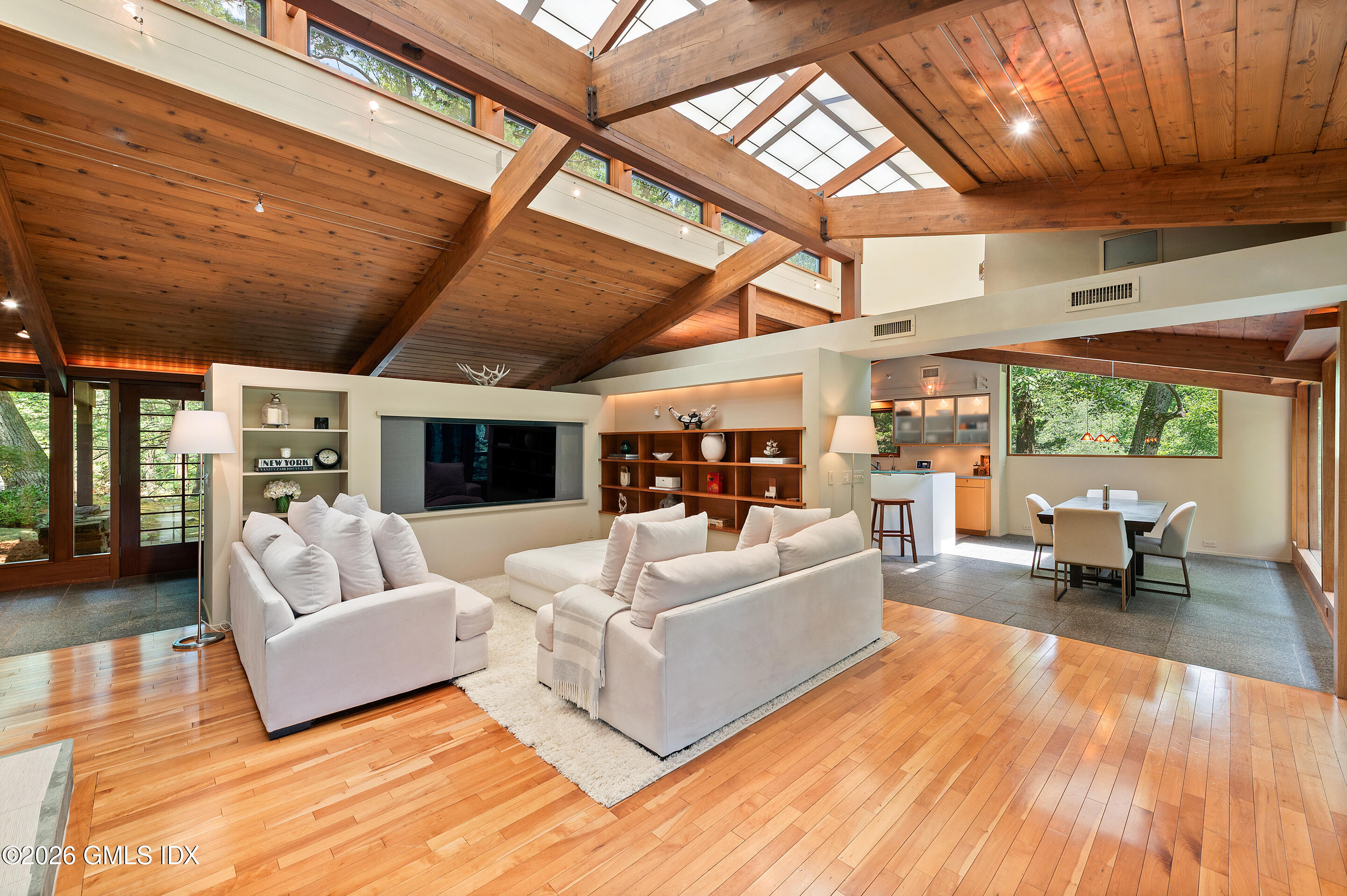 326-338 Stanwich Road Greenwich, CT 06830 - Photo 30 of 39 15 Selection 328 Interior 2