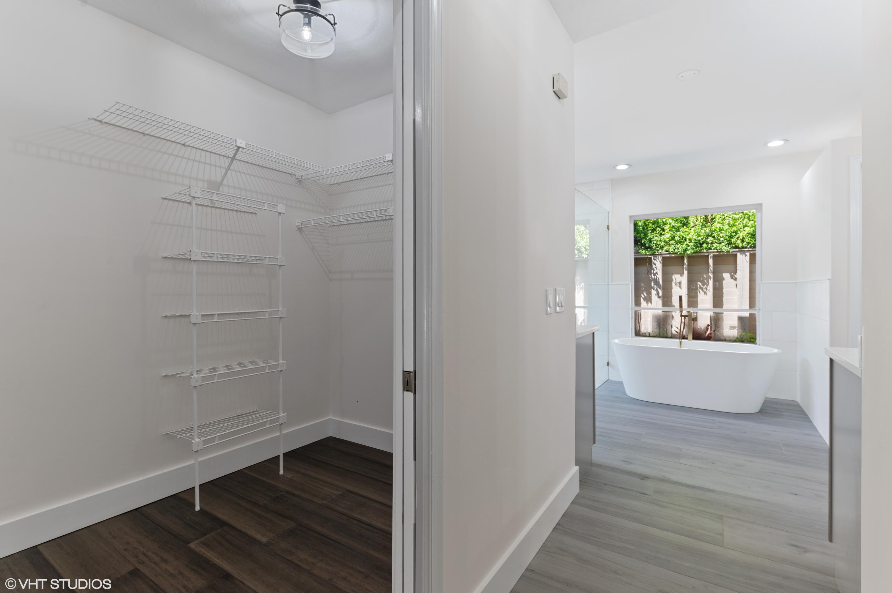 58 Dunbar Road Palm Beach Gardens, FL 33418 - Photo 18 of 36 Master Closet