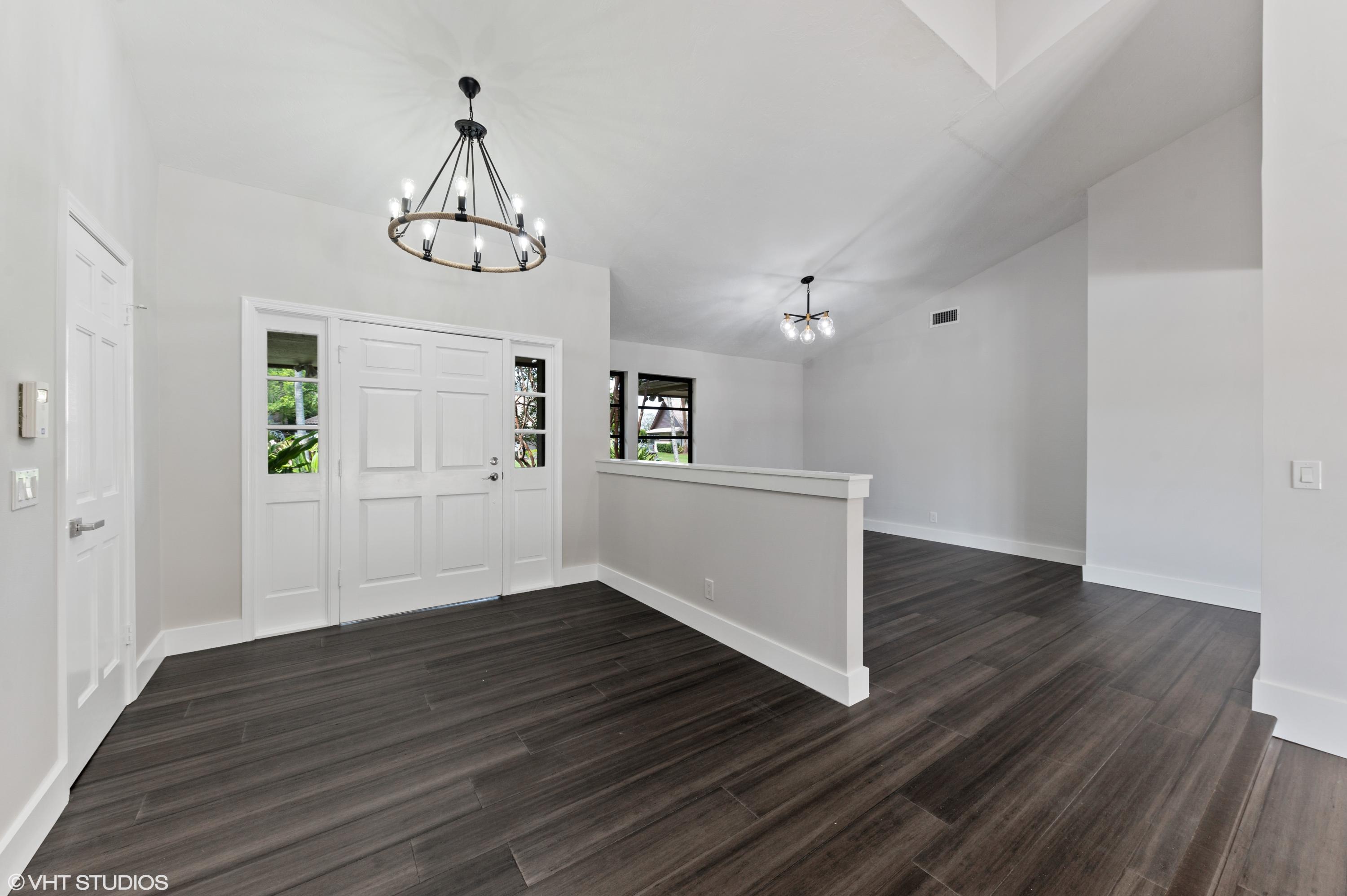 58 Dunbar Road Palm Beach Gardens, FL 33418 - Photo 3 of 36 Foyer