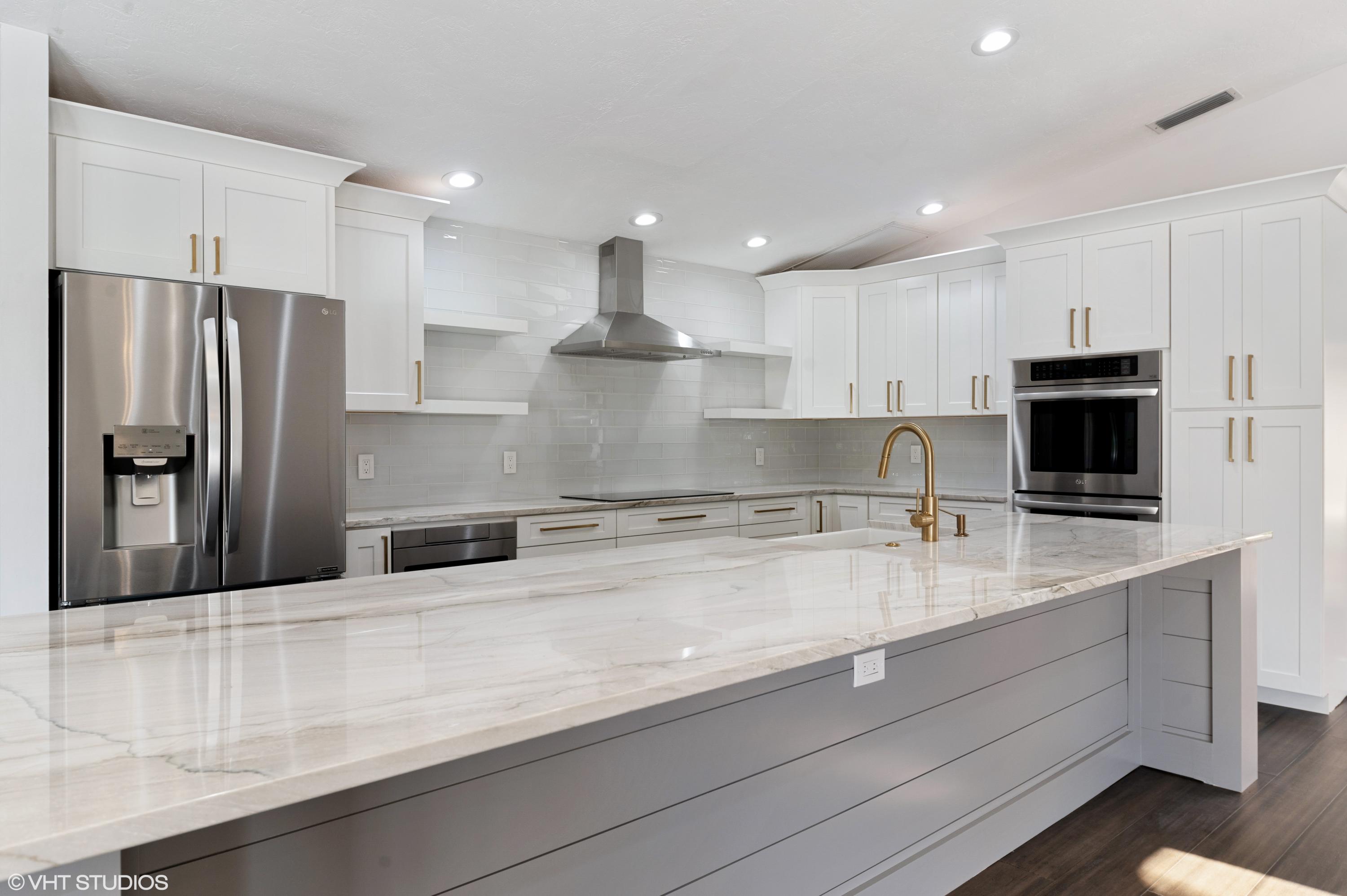 58 Dunbar Road Palm Beach Gardens, FL 33418 - Photo 10 of 36 gold accents