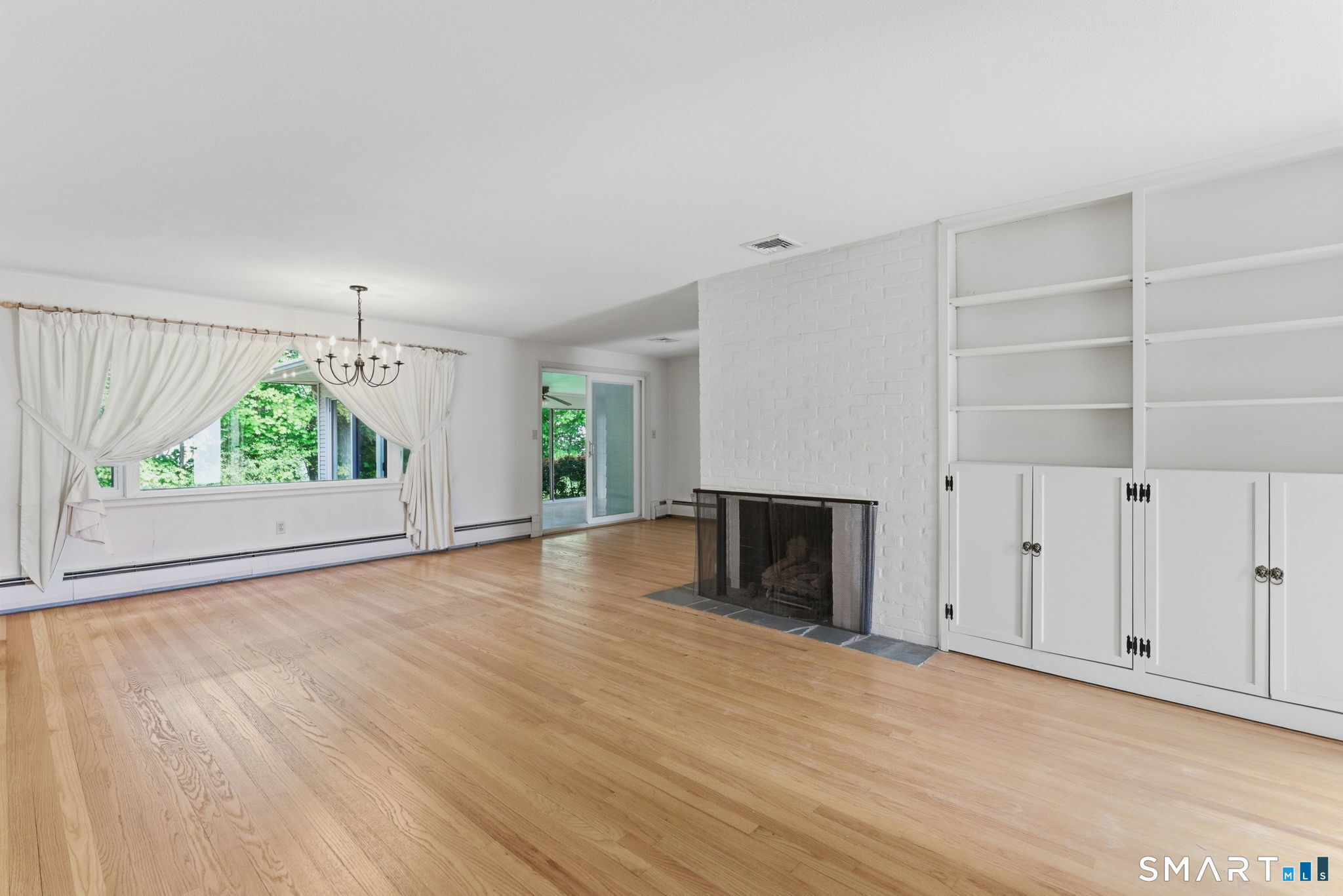 68 Cornwall Road Berlin, CT 06037 - Photo 14 of 27 gas fireplace and built ins