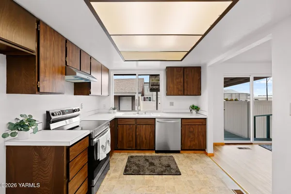 $310,000 | 611 South 53rd Avenue, Yakima, WA 98908