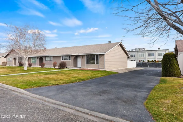 $310,000 | 611 South 53rd Avenue, Yakima, WA 98908