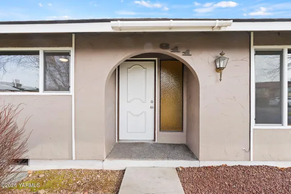 $310,000 | 611 South 53rd Avenue, Yakima, WA 98908