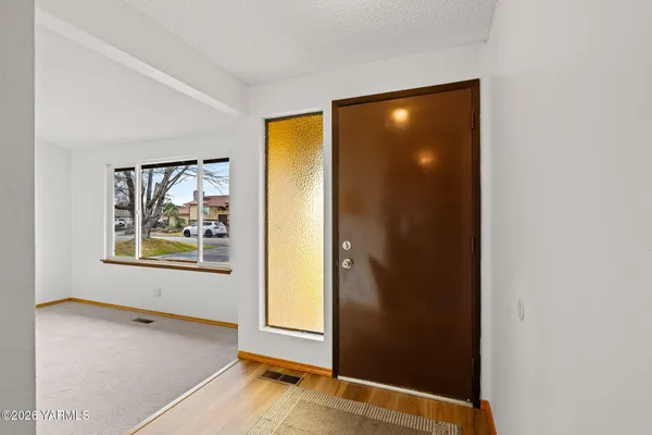 $310,000 | 611 South 53rd Avenue, Yakima, WA 98908