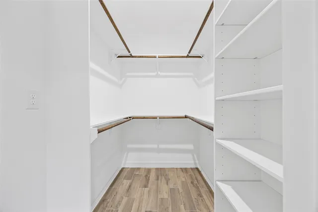 a view of entryway with hallway