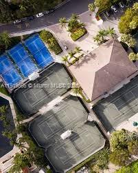 711 Crandon Boulevard, Unit 401 Key Biscayne, FL 33149 - Photo 27 of 29 an aerial view of a house