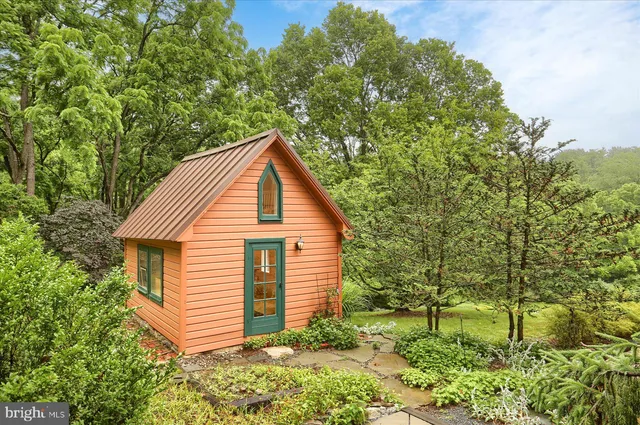 $899,000 | 250 Big Spring Road, Newville, PA 17241