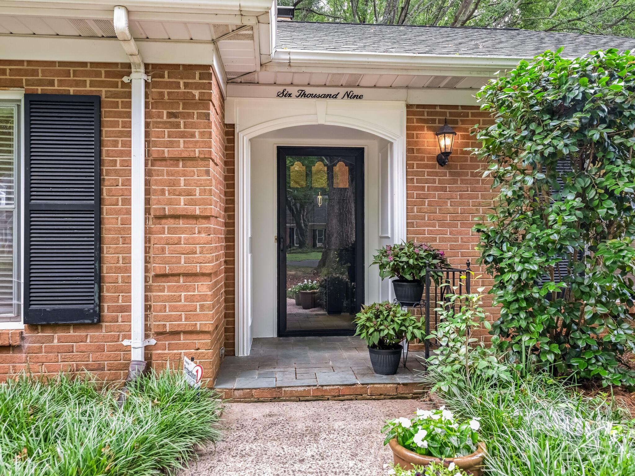 6009 Brace Road Charlotte, NC 28211 - Photo 2 of 22 Gallery Image 2