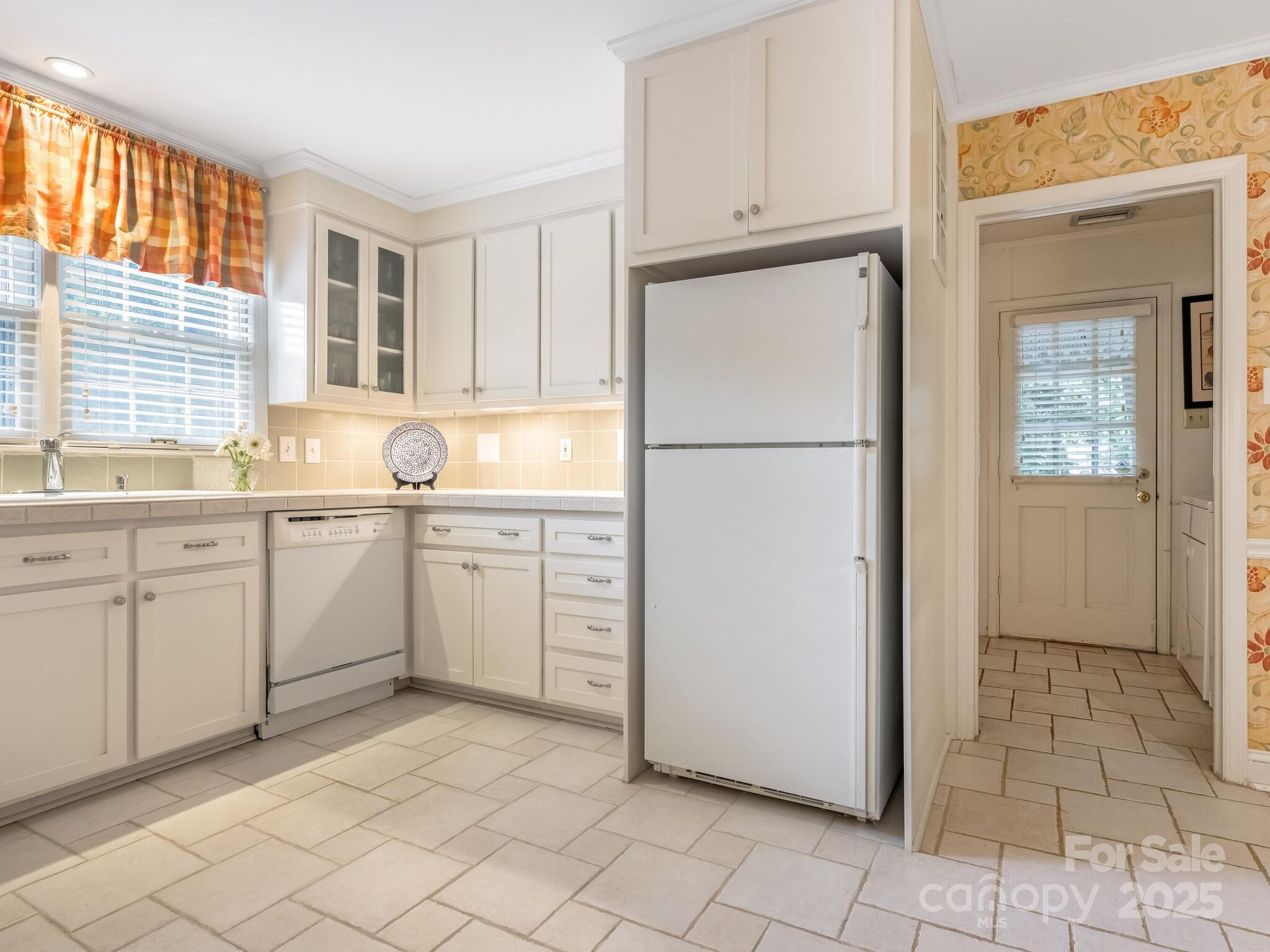 6009 Brace Road Charlotte, NC 28211 - Photo 8 of 22 Gallery Image 8