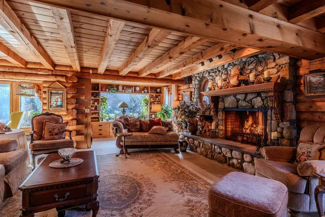 $1,399,000 | 12 Sunny Hill Road, Winhall, VT 05255