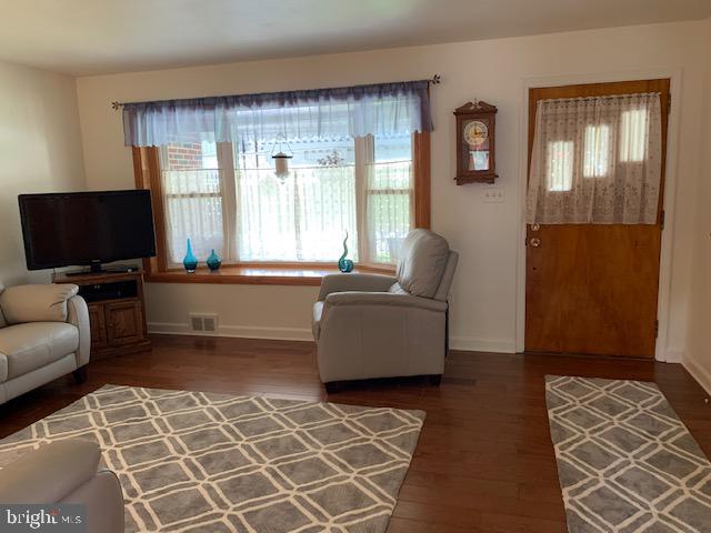 612 Harding Avenue Reading, PA 19607 - Photo 4 of 40 Gallery Image 4