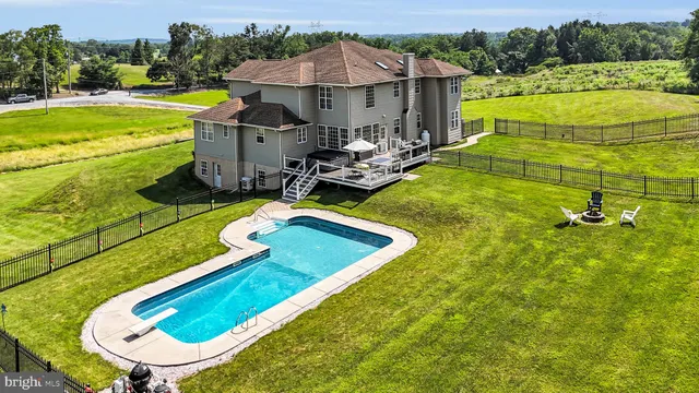 $849,999 | 865 Dry Run Road, Grantville, PA 17028