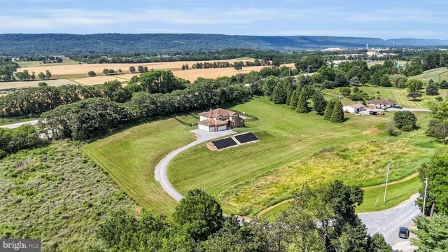 $849,999 | 865 Dry Run Road, Grantville, PA 17028