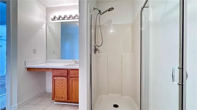 $1,800 | 6243 Shoreview Circle, Flowery Branch, GA 30542